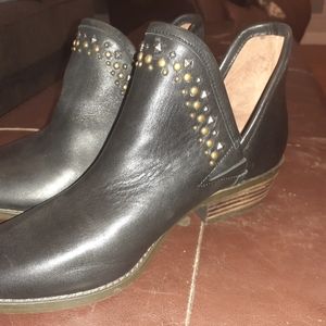 Lucky Ankle Boots